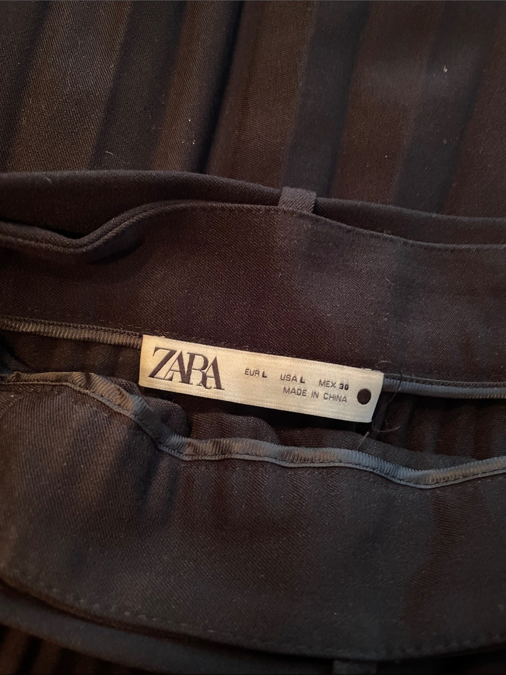 Zara Black Pleated Midi Skirt with Matching Belt - Picture 2 of 3